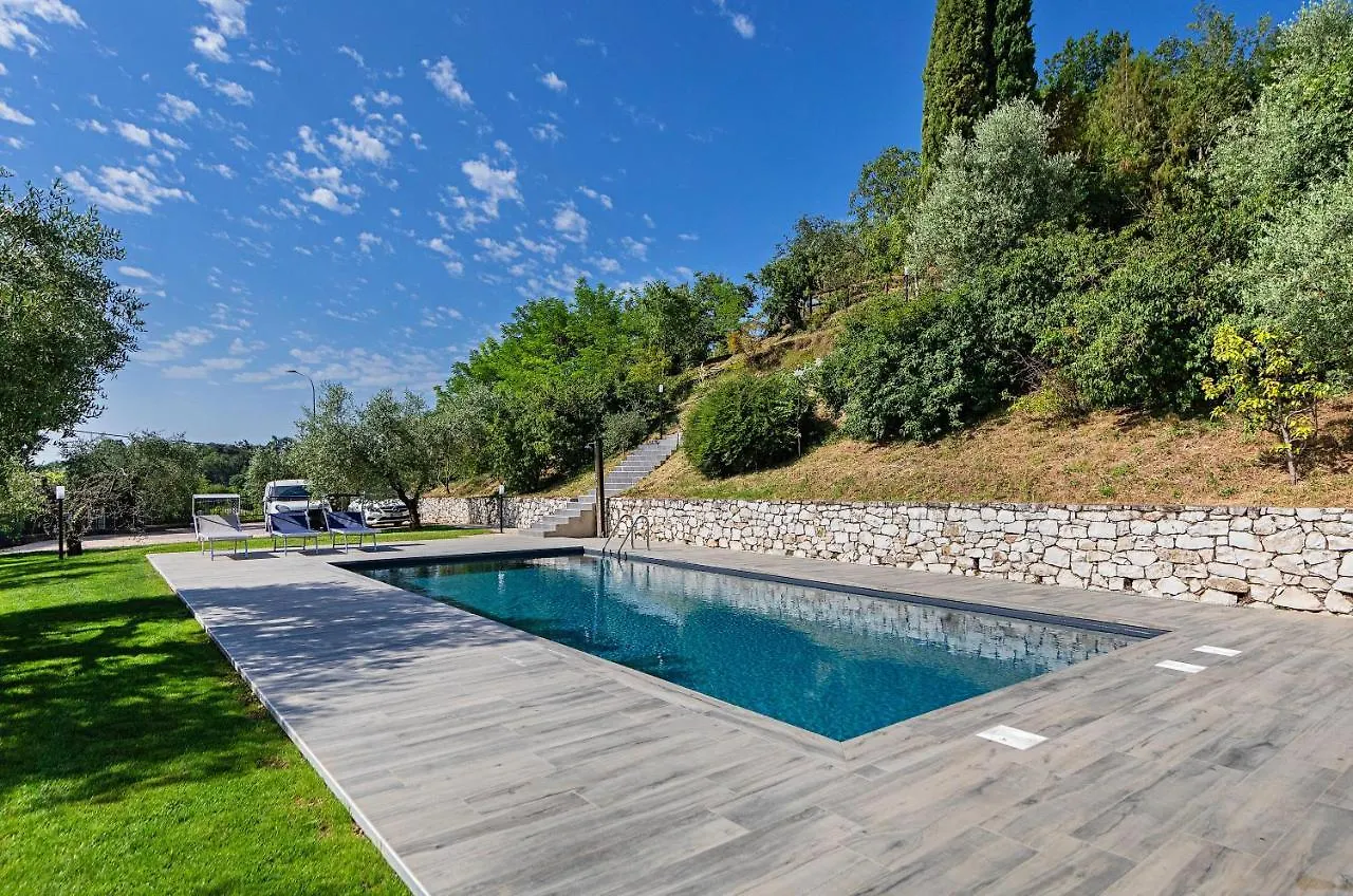 Castelletto Apartments With Pool By Wonderful Italy Polpenazze del Garda