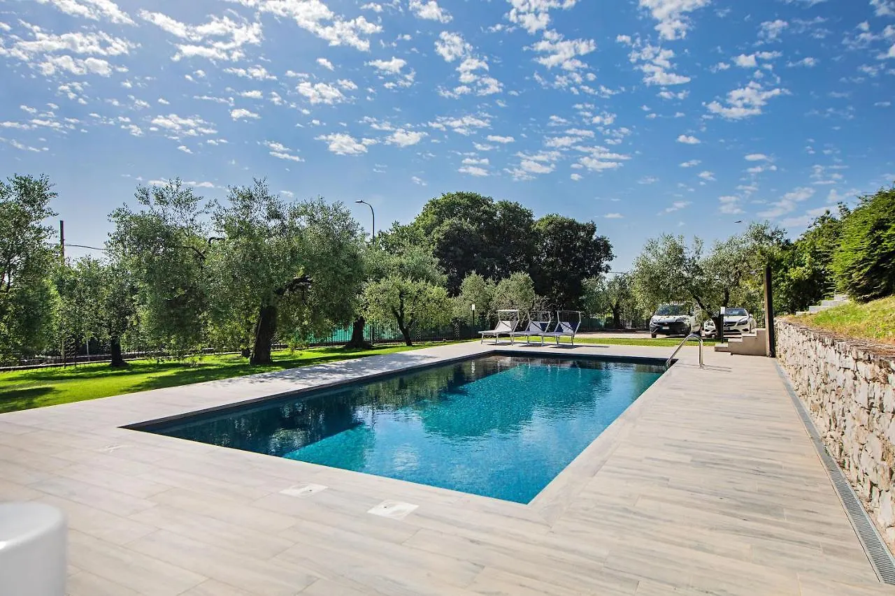 Castelletto Apartments With Pool By Wonderful Italy Polpenazze del Garda