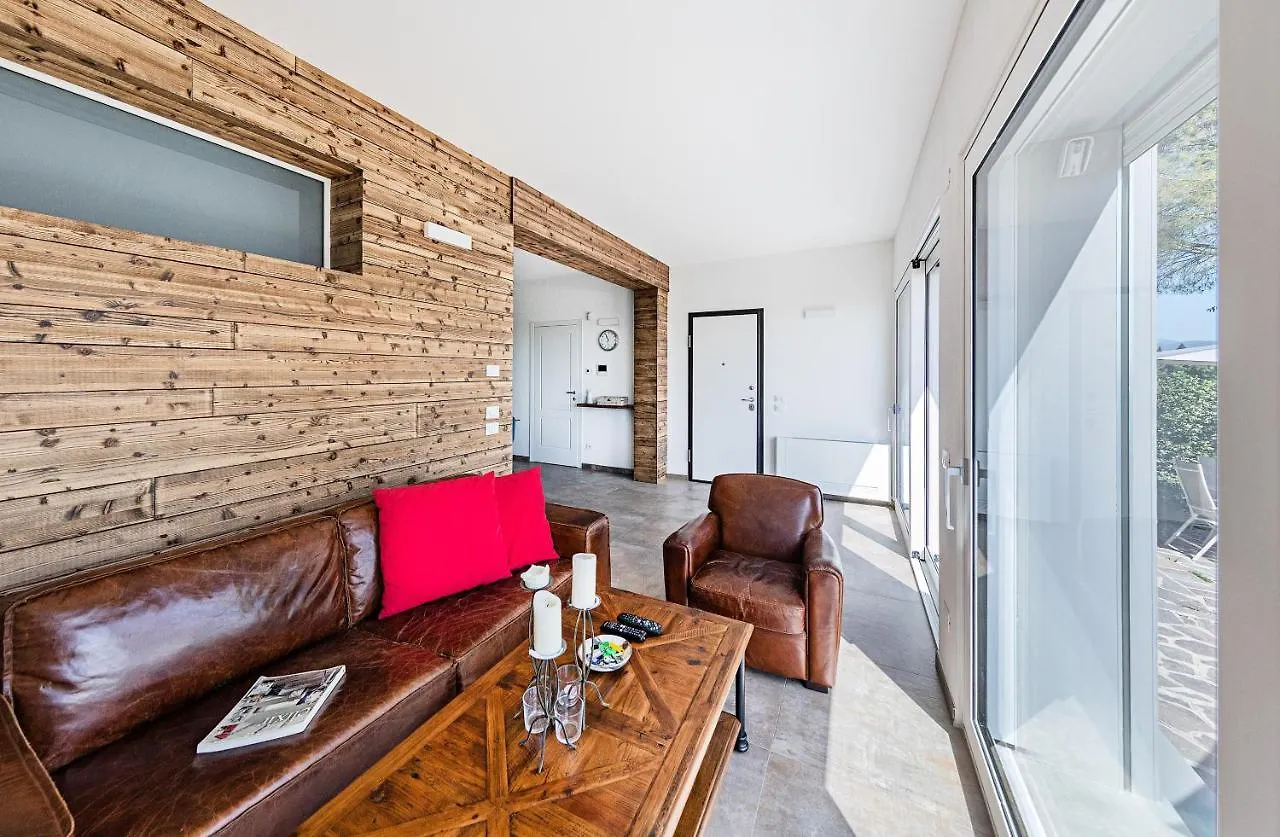 Castelletto Apartments With Pool By Wonderful Italy Polpenazze del Garda