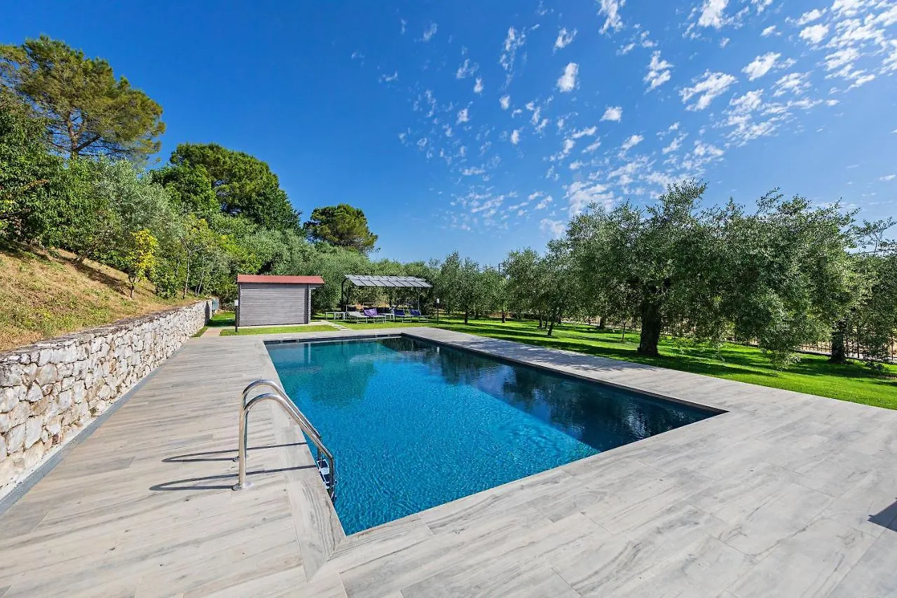 Castelletto Apartments With Pool By Wonderful Italy Polpenazze del Garda