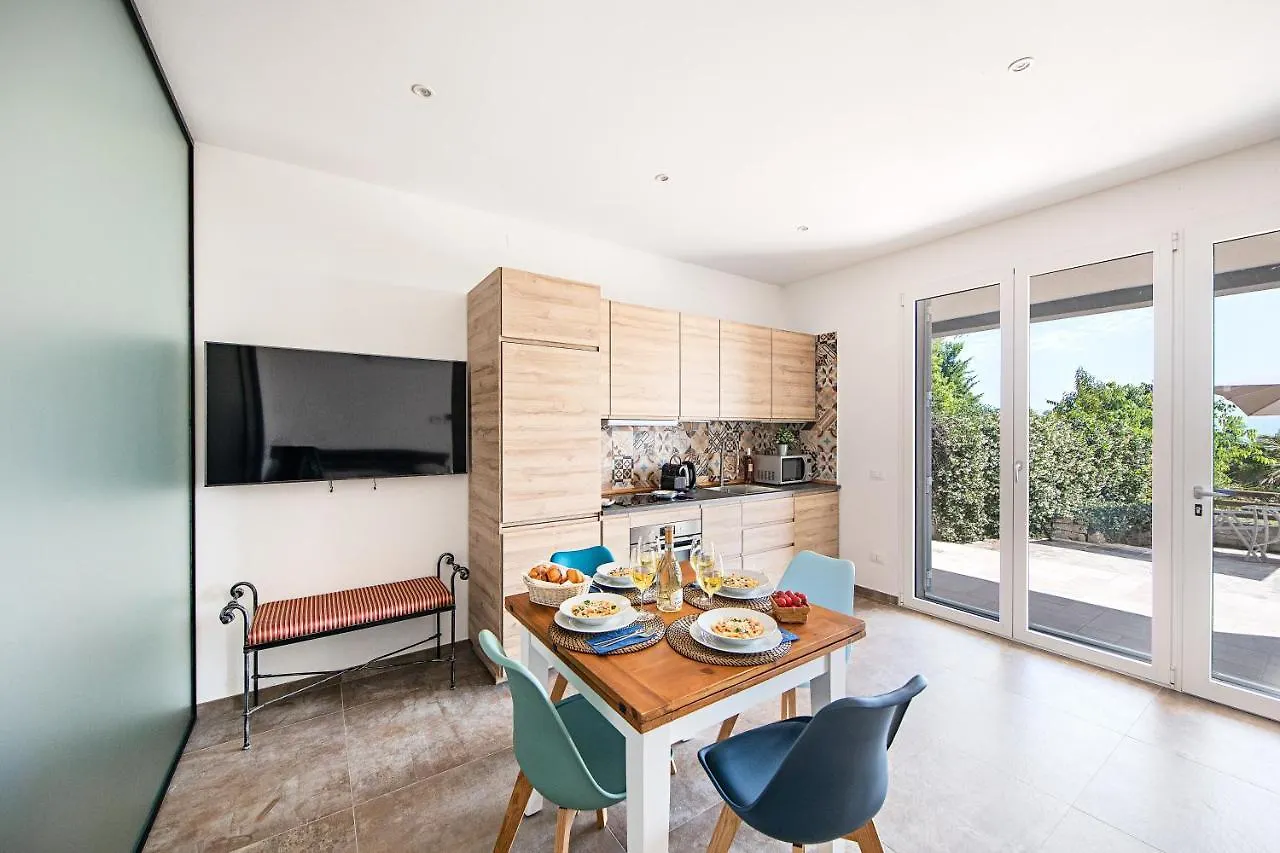 Castelletto Apartments With Pool By Wonderful Italy Polpenazze del Garda